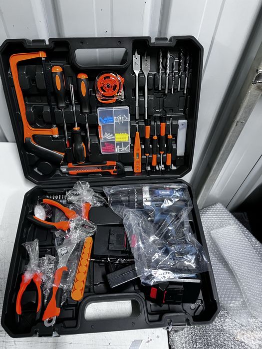 Новый шруповерт в кейсе