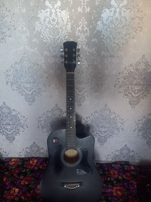 Gitara narxi 800 ming yaxshi yangi