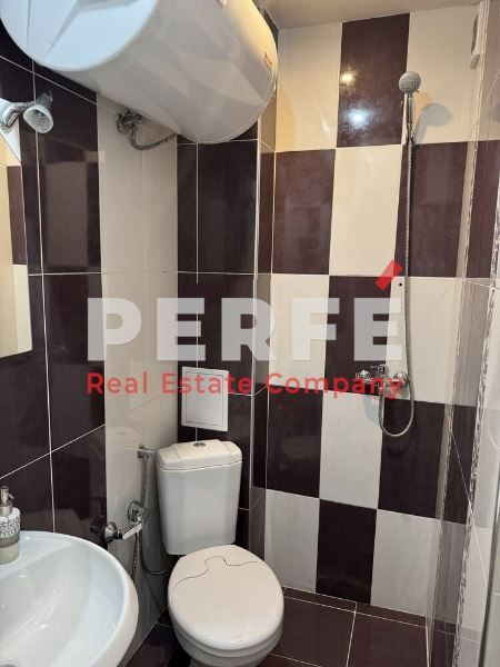 Дава се под наем Тристаен апартамент в Бургас, Възраждане - 70 кв.м за 765 € - Снимка #4