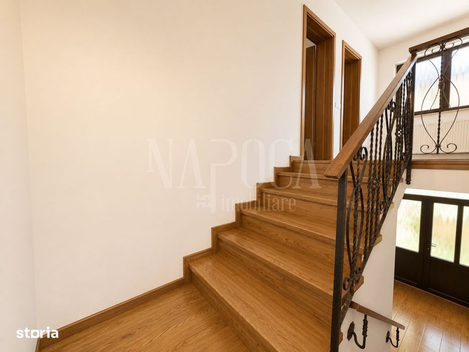 Casa 4 camere de vanzare in Floresti