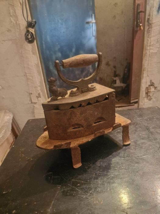 Ютия на жар с поставка