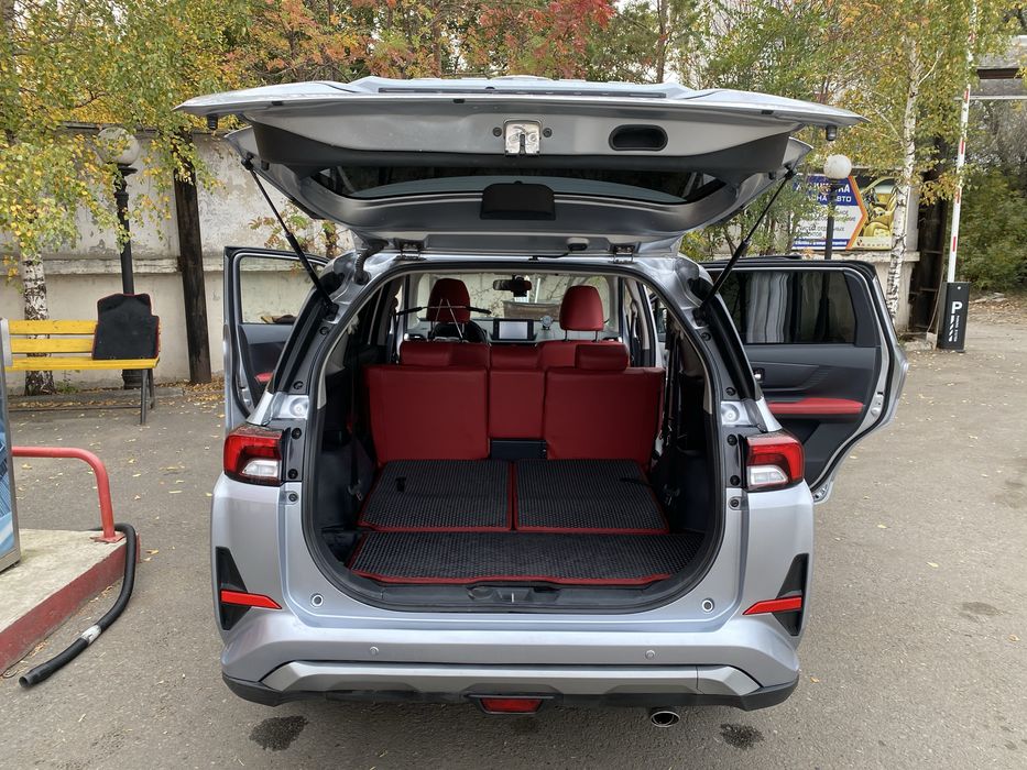 Автомашина Toyota veloz.