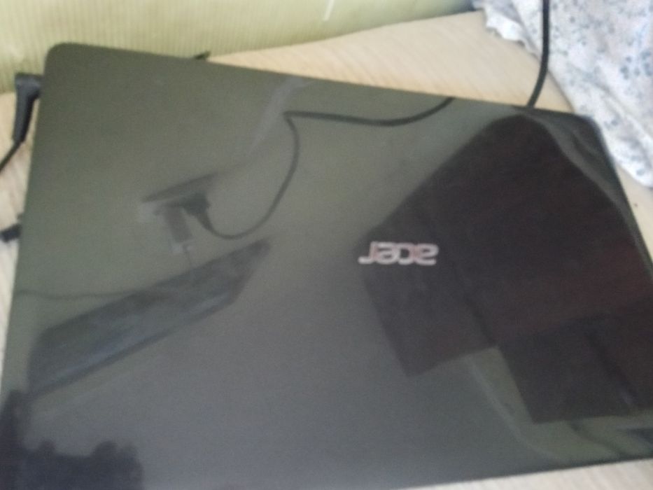 Acer 8gb/ 1000gb