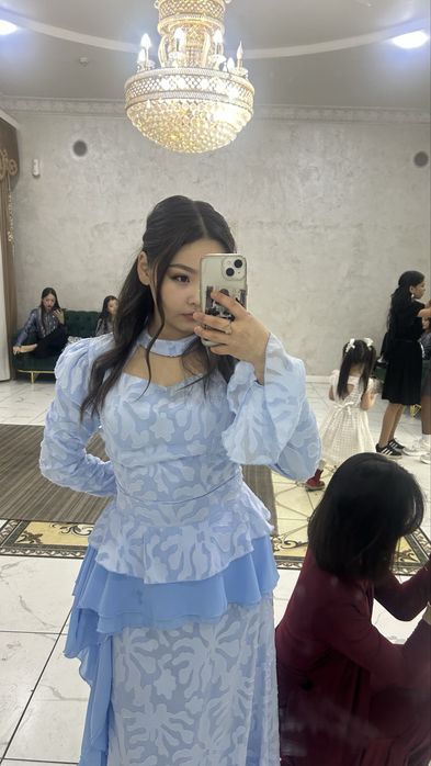 Платье почти новое одевала только 1 раз