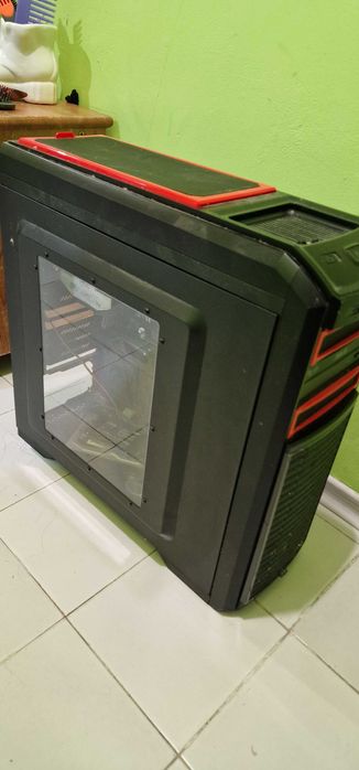 КУТИЯ за компютър - Deepcool ATX Mid Tower Case