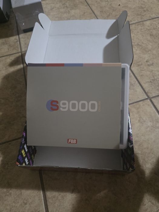 tastatură mecanică personalizabilă