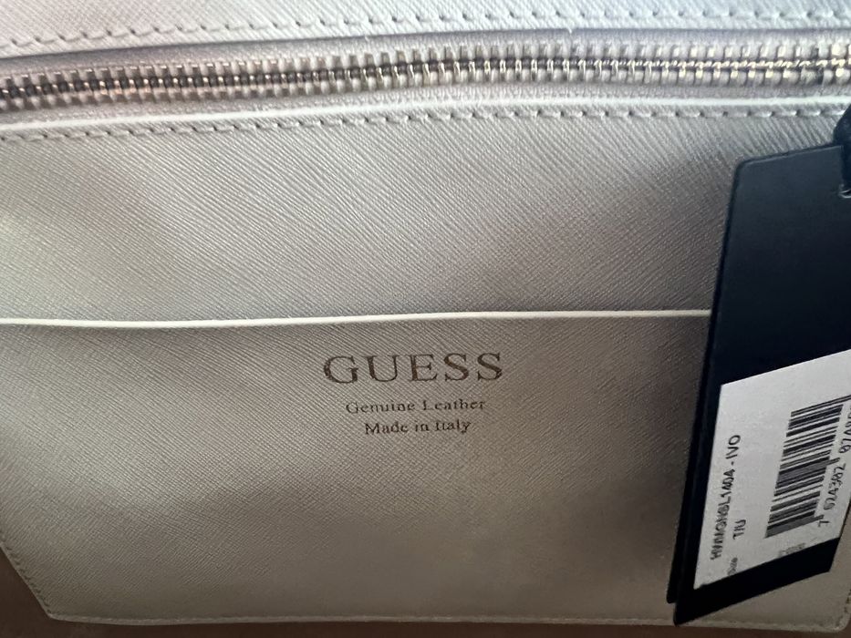 Чанта GUESS.Нова и 100% оригинал.С етикети,противопрахова торба,кутия