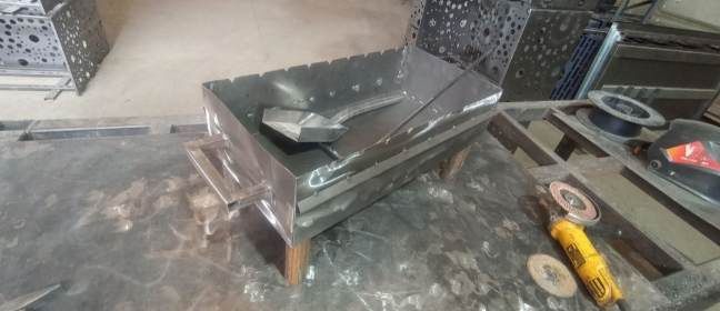 Продам мангал на ножках