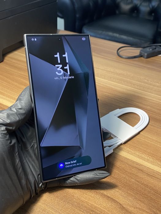 Samsung Galaxy s24 ultra • 256 GB • Titanium Black