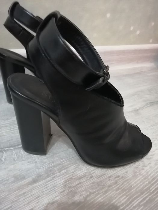 Женская обувь 5000