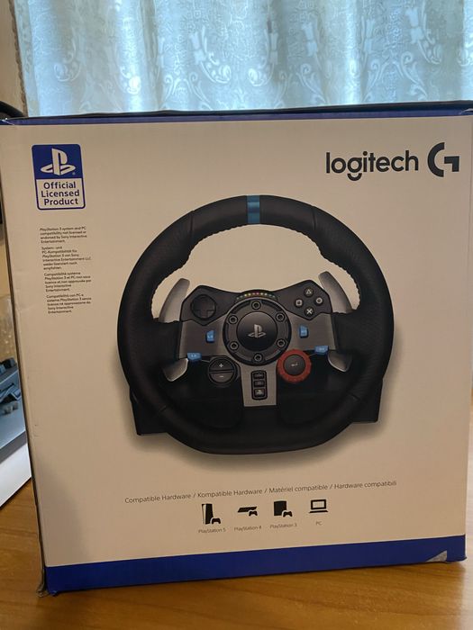Vând volan gaming logitech g29