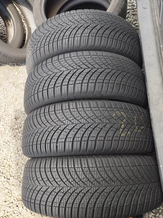 215-60-17 Goodyear Vector 4 SEASONS Gen 3