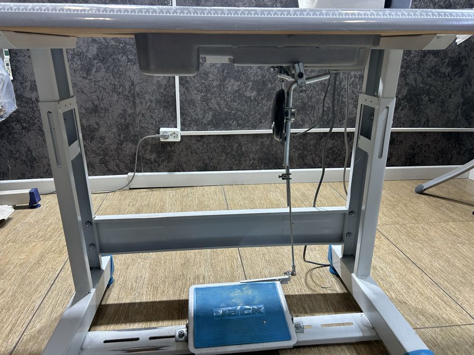 Продам швейные машинки jack