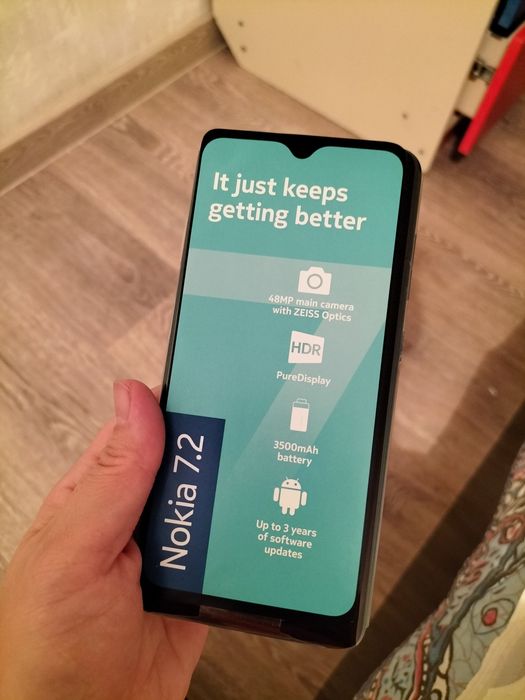 Продам телефон срочно