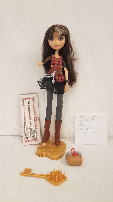 Оригинални кукли  Ever Afrer  high , колекция следваща серия Monster high на Matel