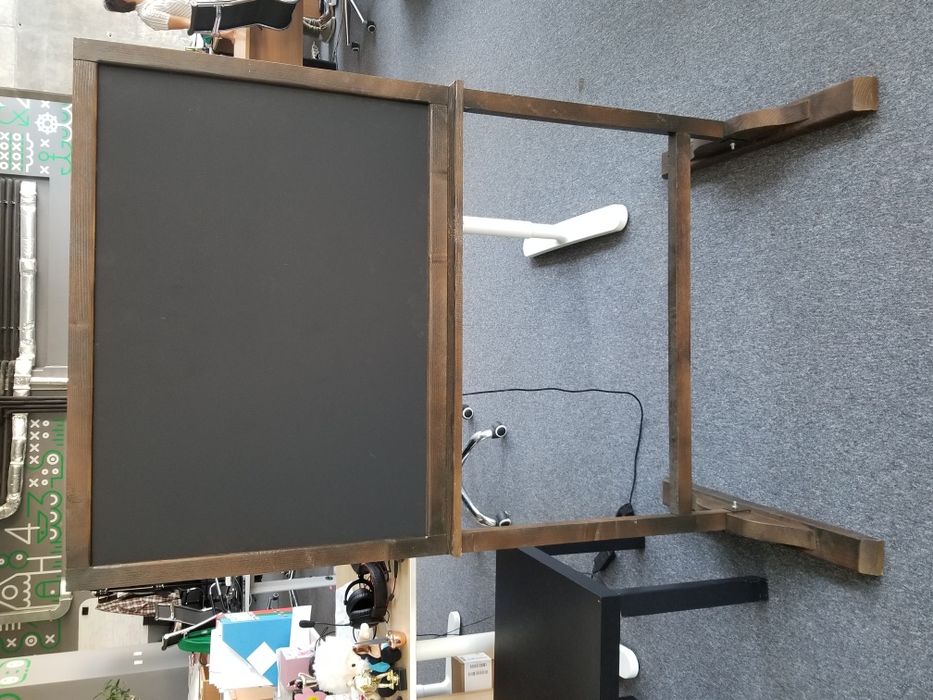 Черна дъска с разглобяема основа