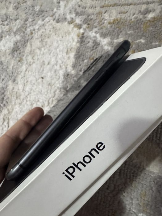 Айфон 11 в хорошем состоянии