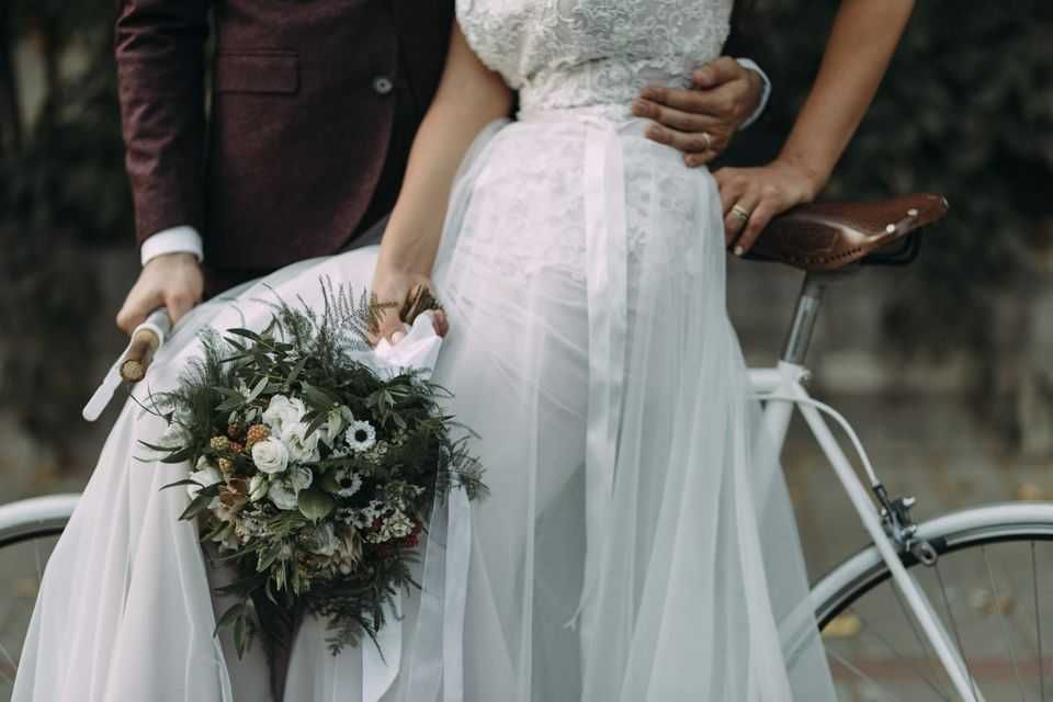 Rochie de mireasa, model sirena, dantela si tulle