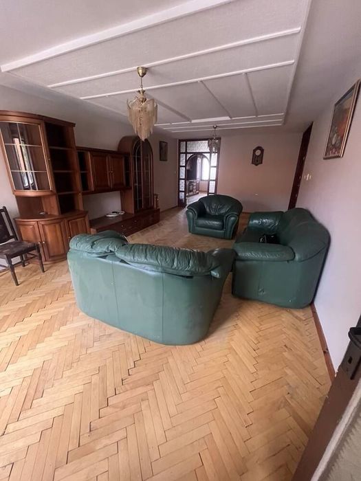 Двустаен апартамент на комуникативна локация! До Парадайс център!