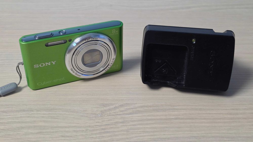 Sony DSC-W730, 16MP