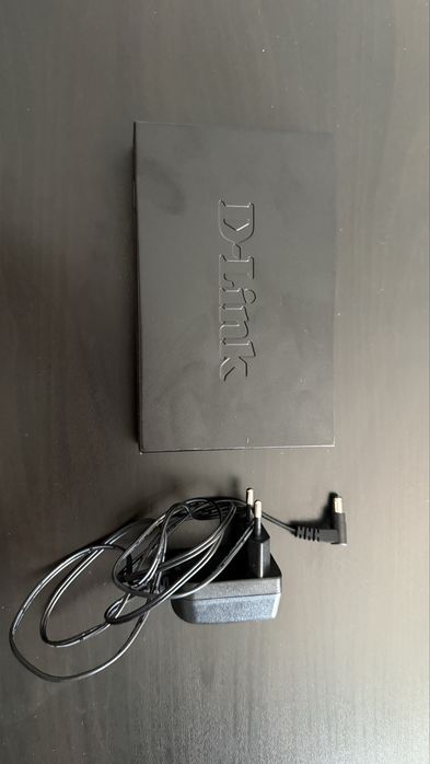 Switch D-Link DGS-1008 – 8 porturi Gigabit – carcasa metalica