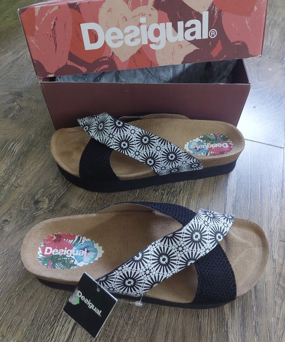 Slapi - papuci Desigual dama