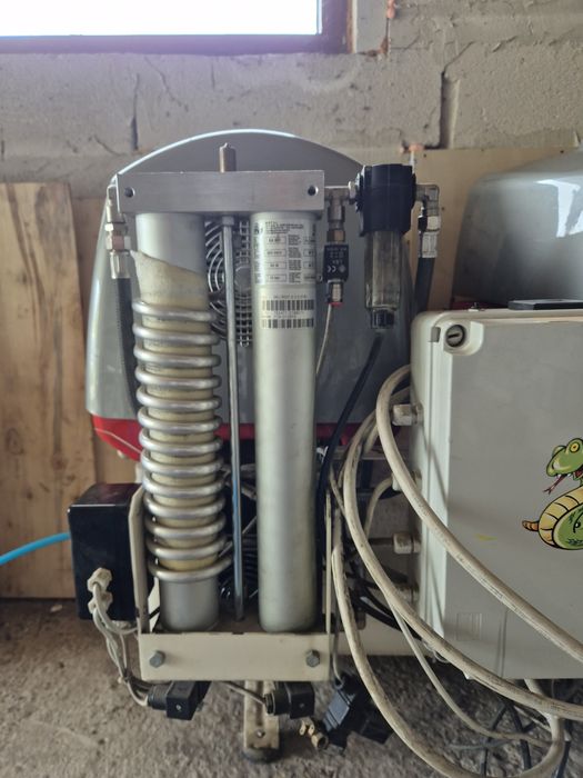Titlu: Compresor Stomatologic MGF SKY 100/30 SCE – 12 Bar, Motor 2022 + Motor Original