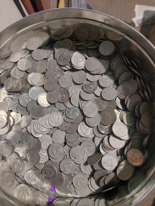 Юбилейные рубли! Монеты бумажные рубли .