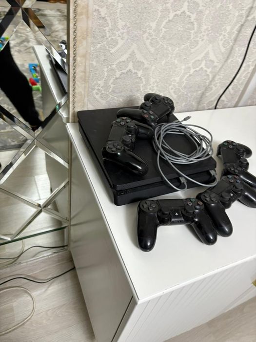 PlayStation 4 slim  5 джойстик