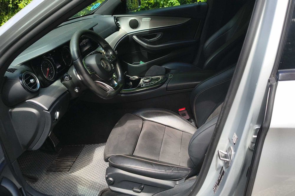 Mercedes-Benz E 220 d 4Matic 9G-TRONIC AMG Line