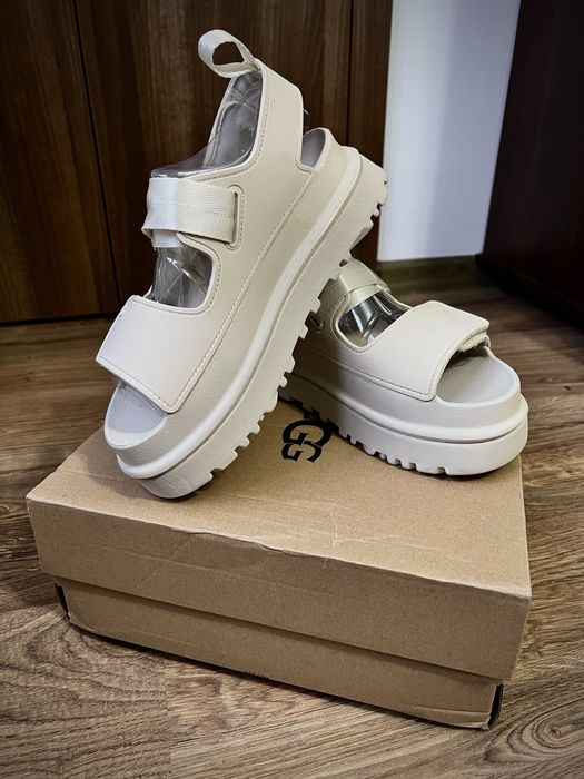 Sandale Ugg noi in cutie