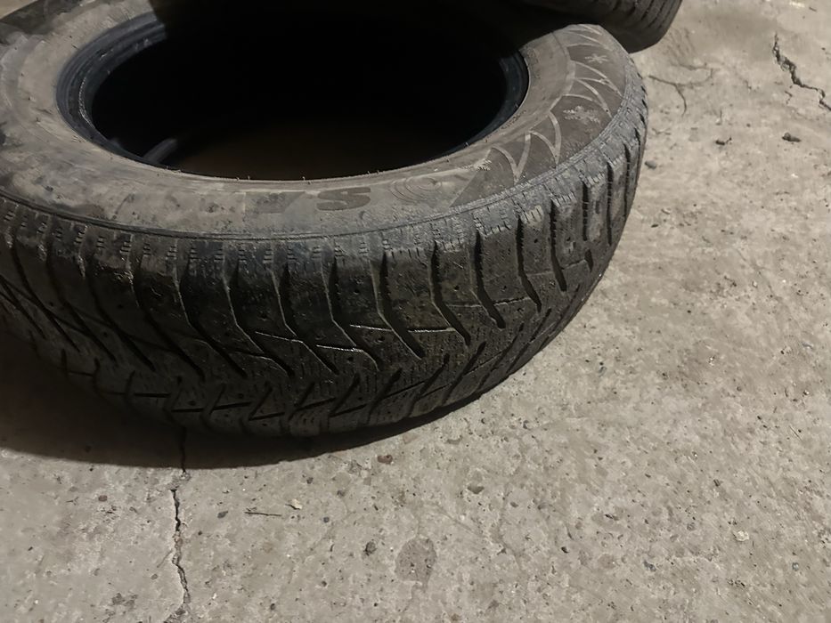 Шины зимние б/у 235/65/17