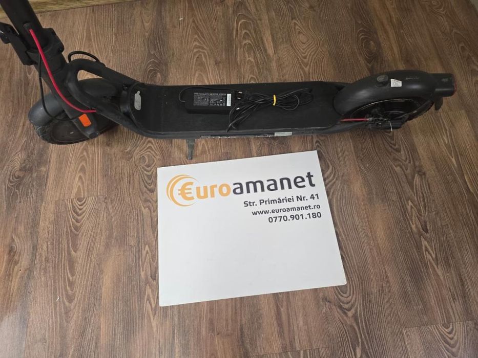 Trotineta electrica Navee V40i, Autonomie 40 Km, 25 km/h, Negru, -P-