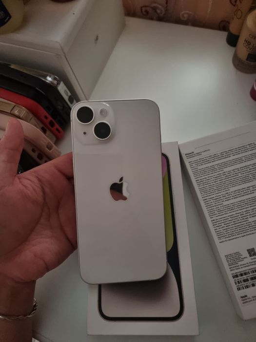 Vând iPhone 14, 128 GB, în stare foarte bună.