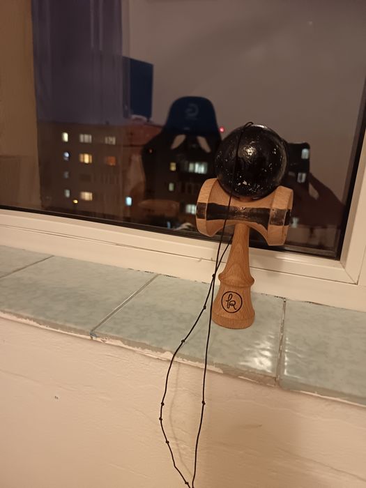 Kendama play solo se da și la schimb