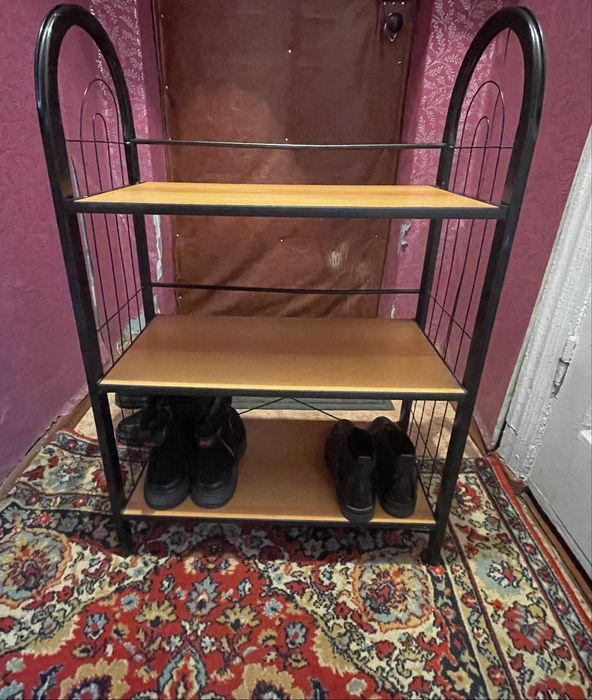 Продам фужеры, разные игрушки детские,полка доя обувиполку для обуви