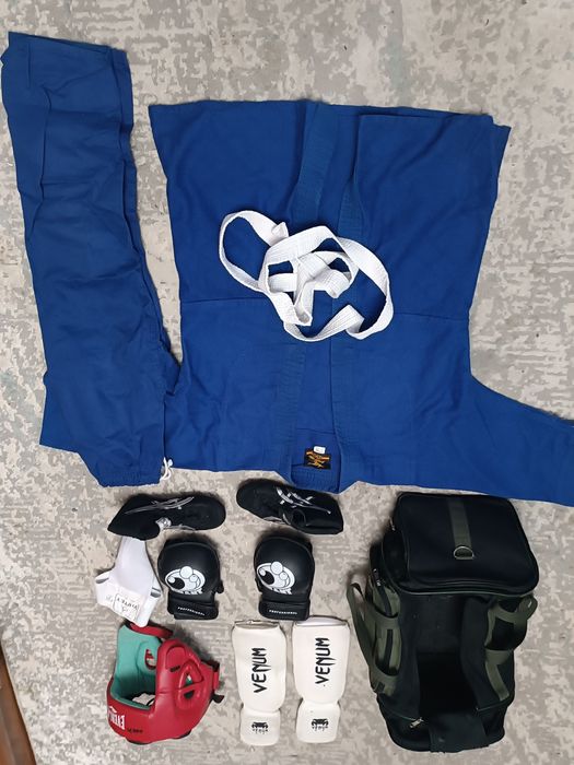 Продам спортивный инвентарь .