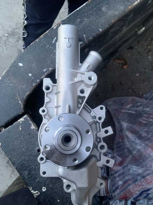 Помпа mercedes sprinter CDI