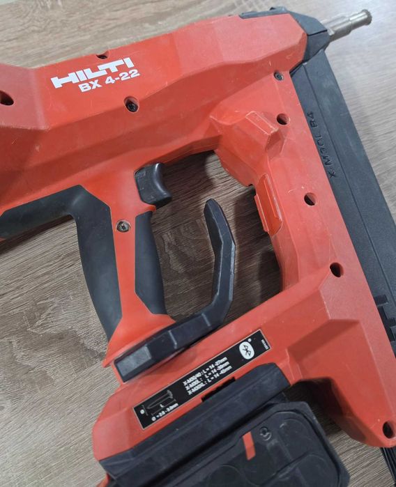 Акумулаторен пистолет за пирони в бетон Hilti BX 4 22