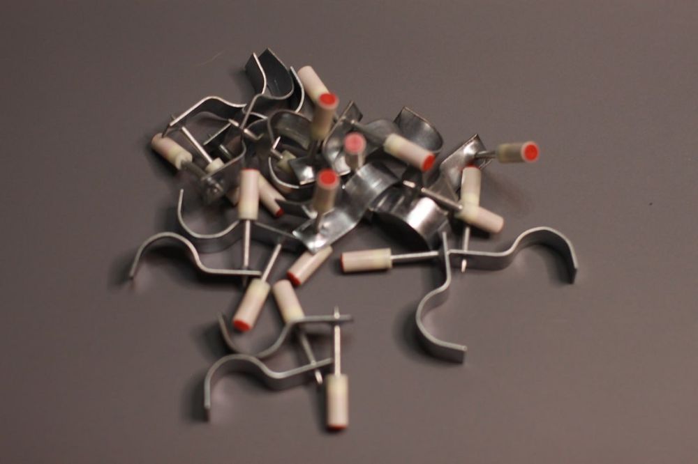 Пистолет для дюбелей с паропатроном