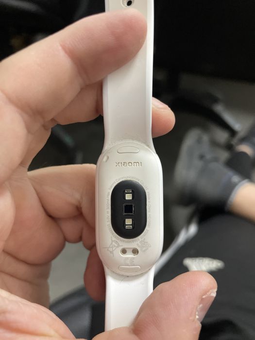 Продам Mi band 10