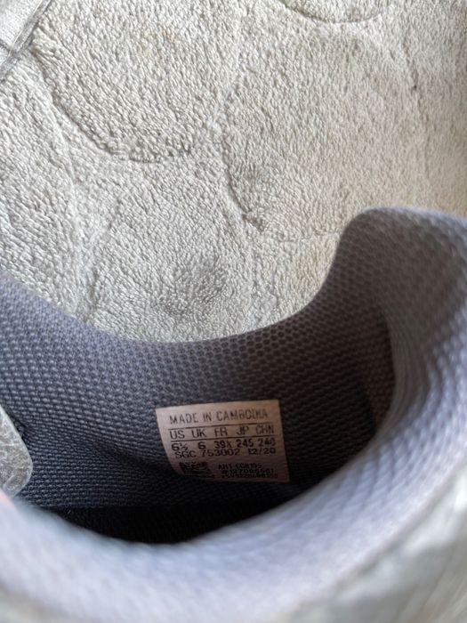 Футболни бутонки