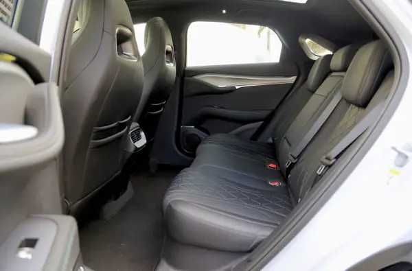 BYD Sealine 7 naxt va xalol nasiya