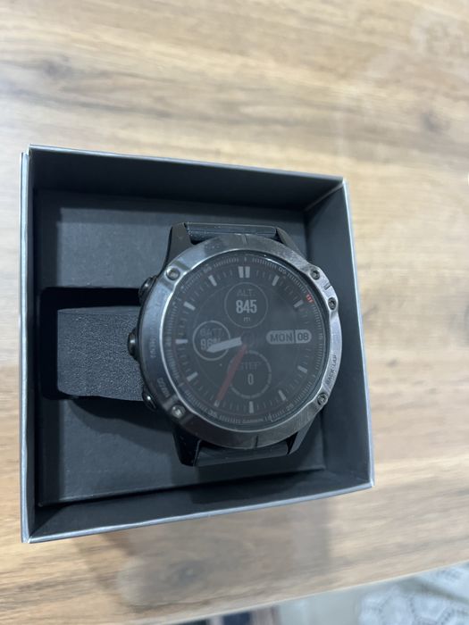 Продам часы «Garmin»