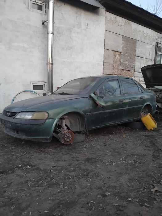 Продам по запчастям опель