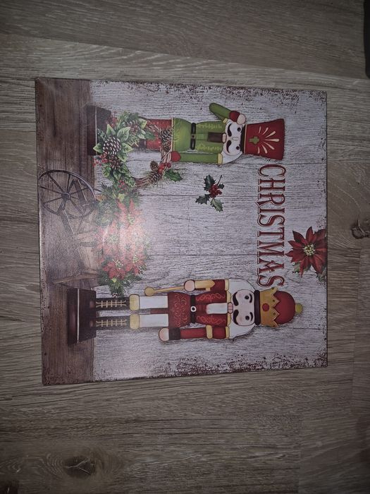 Platou Decorativ cu Spargatorul de Nuci 30x30cm