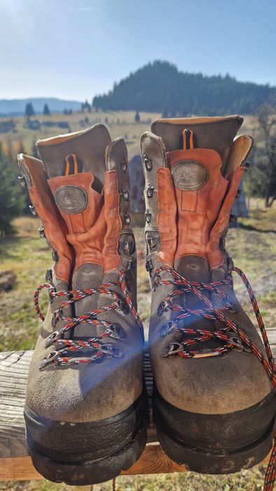 Bocanci noi Raichle marimea 44, 29.5 cm