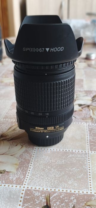 Обектив Nikkor AF-S 18 -140 f3.5 -5.6 за Никон F  в  почти перфектно състояние !