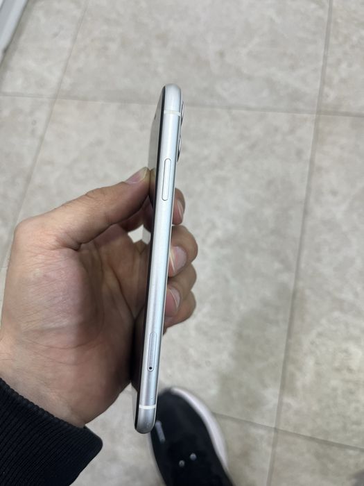 iPhone 11 128GB White Sotiladi