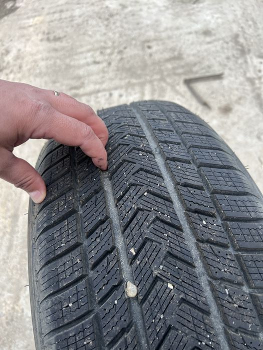 Anvelopa Iarna GRIPMAX Status Pro Winter 225/40 R18 92 V XL